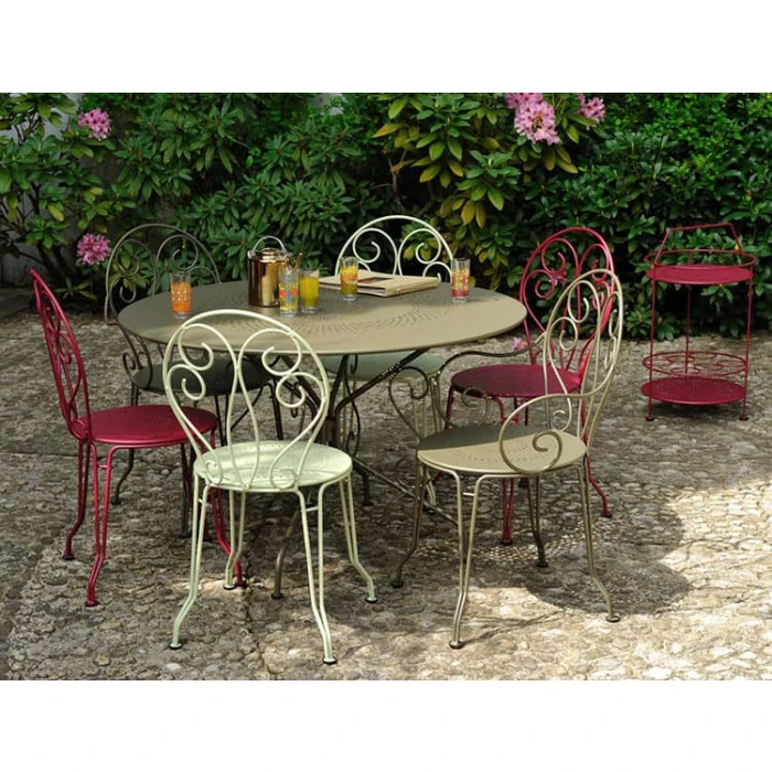 Chaise De Jardin Empilable FERMOB Montmartre - Ocre Rouge 4 Chaise De Jardin Empilable FERMOB Montmartre - Ocre Rouge – Image 2