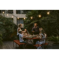 Guirlande Lumineuse FERMOB Hoop - Cerise Noire -Fermob Soldes Magasin guirlande hoop cerise noire ambiance